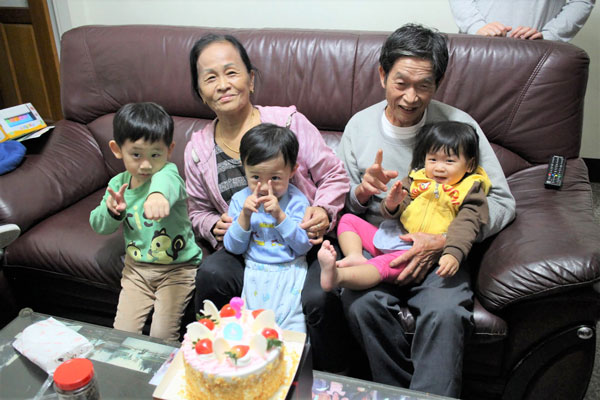 含飴弄孫是身為阿公最歡樂的時光